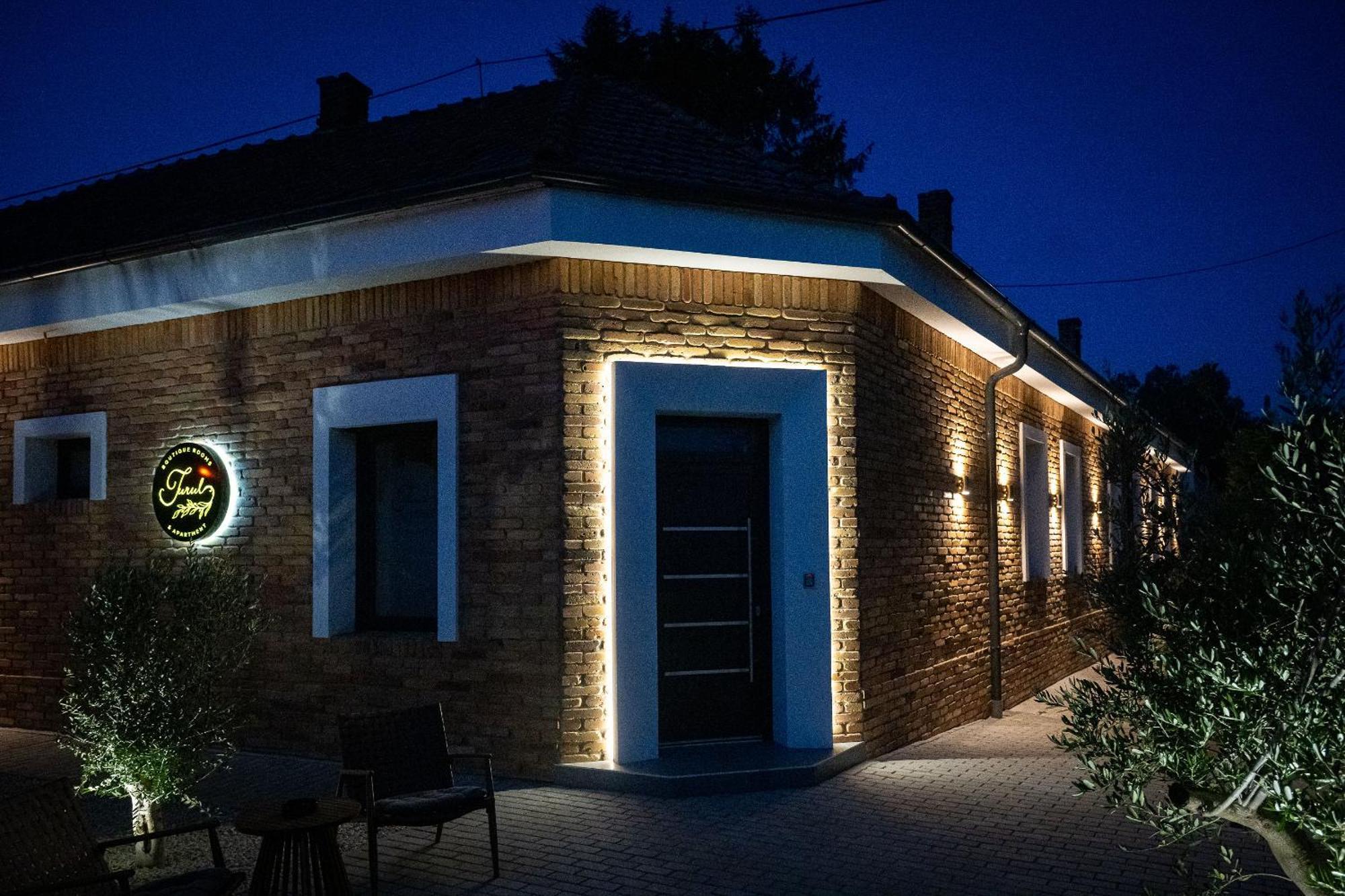 Turul Boutique Rooms & Apartment Szarvas Exterior photo